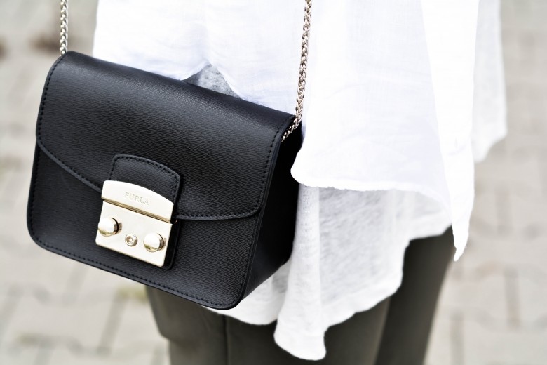 Furla Metropolis Umhängetasche schwarz