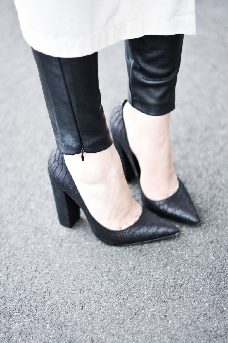 Spitze Pumps in schlangenoptik
